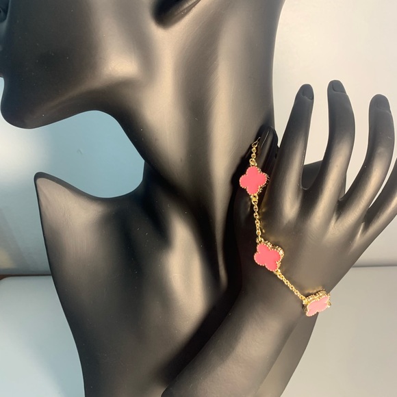 Clover Bracelet - Picture 4 of 4